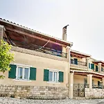 Rafaela\'S House Sokraki